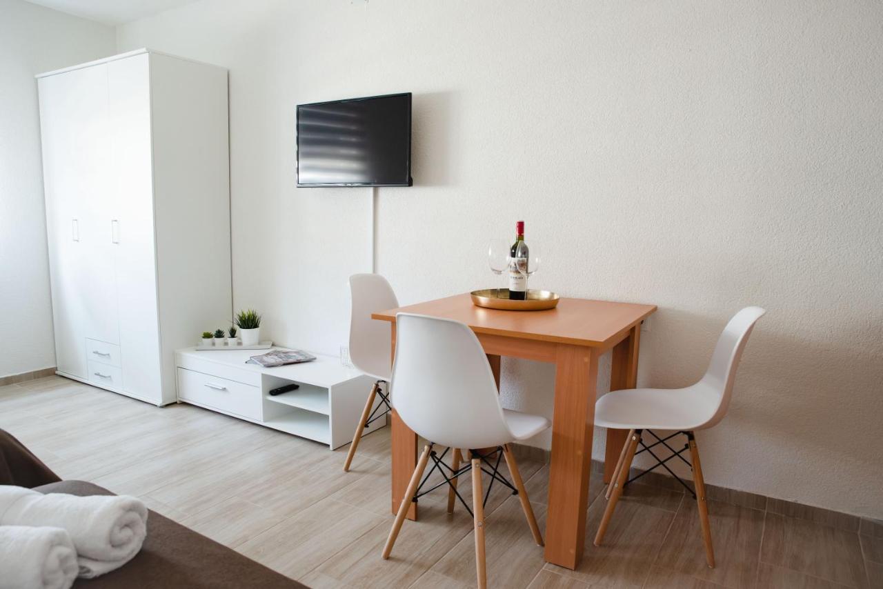 Apartmani Centar Lux New Zrenjanin Bagian luar foto